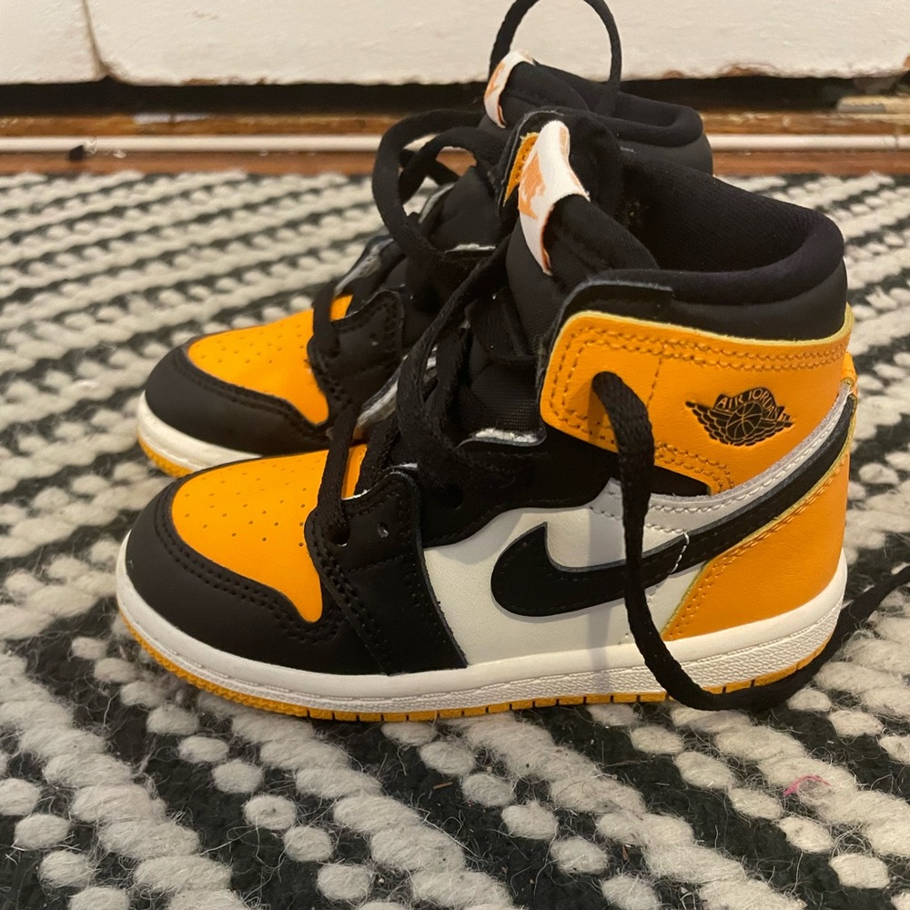 Jordan 1 Retro High “Taxi” toddler size 8c
